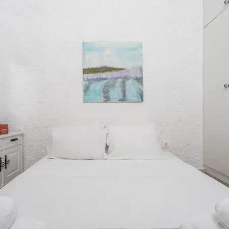 Aggistri Seafront House *