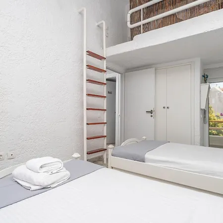 Aggistri Seafront House *